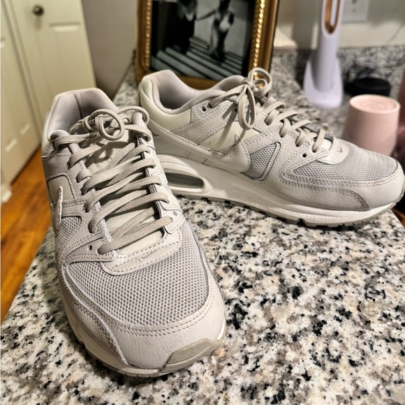 Nike Air Max - Picture 3 of 4